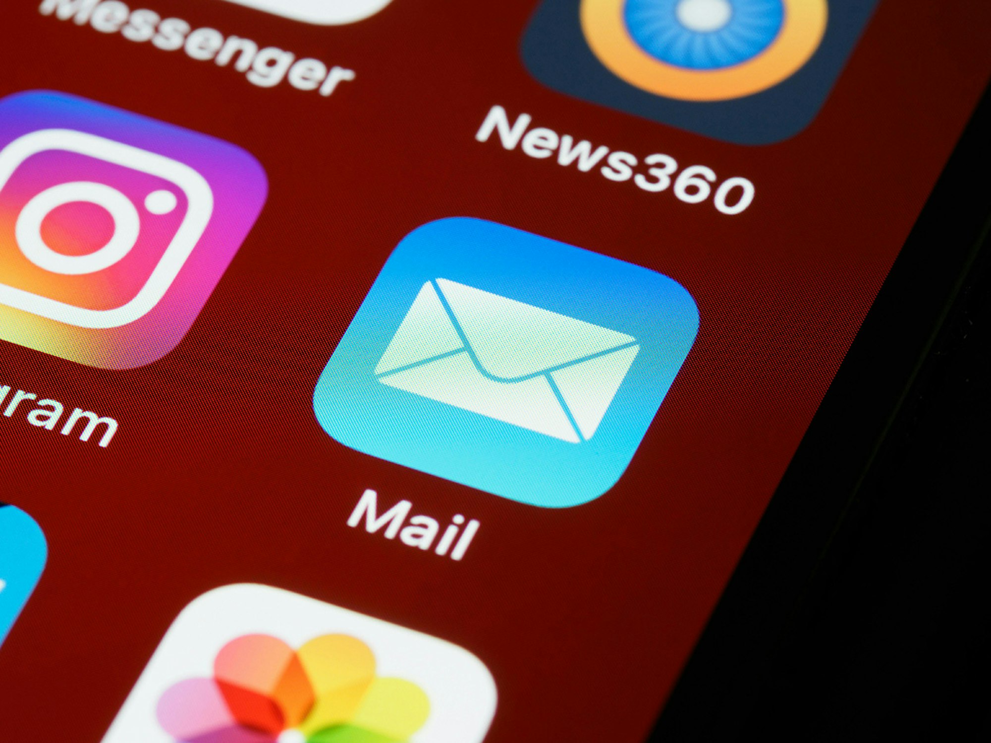 Hackers using Apple Mail App to hack iPhones